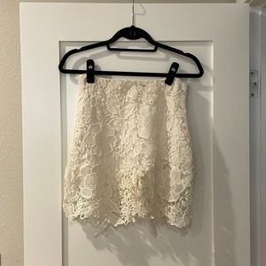 Cameo Rose White Lace Shorts